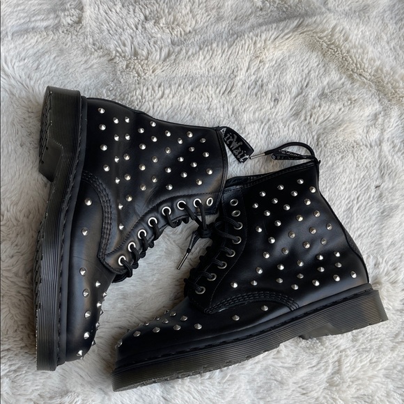 Dr Martens 1460 Stud Studded Black Ankle Boots size men’s 7 women’s 8 - Picture 2 of 11